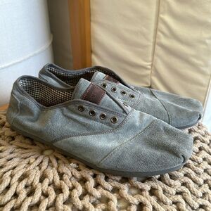 TOMS slip on shoes